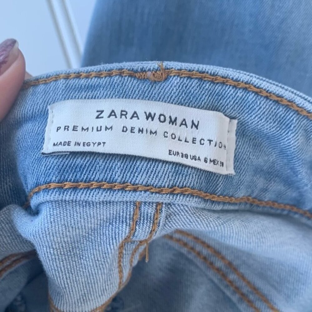 Zara Skinny Jeans 6 Light Wash Distressed Ripped Knee Raw Hem - Picture 5 of 9